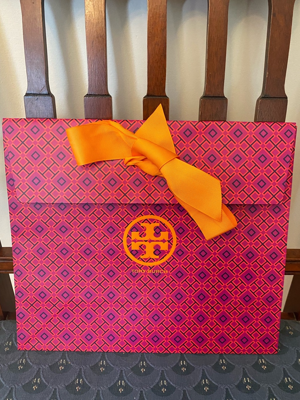 NWOT Tory Burch Pink Purple Orange Geometric Envelope Gift Bag w/ Orange Bow